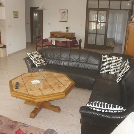 Suran Apartment Pula