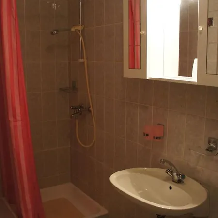 Suran 아파트 풀라