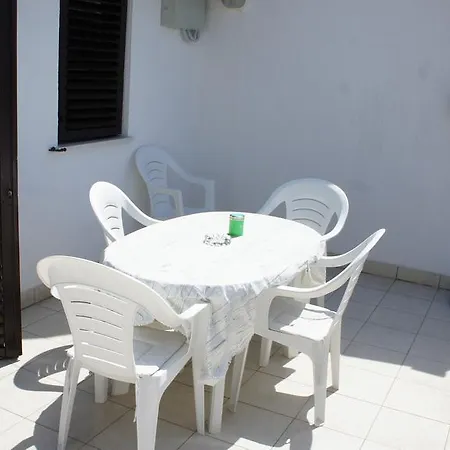 아파트 Suran 풀라